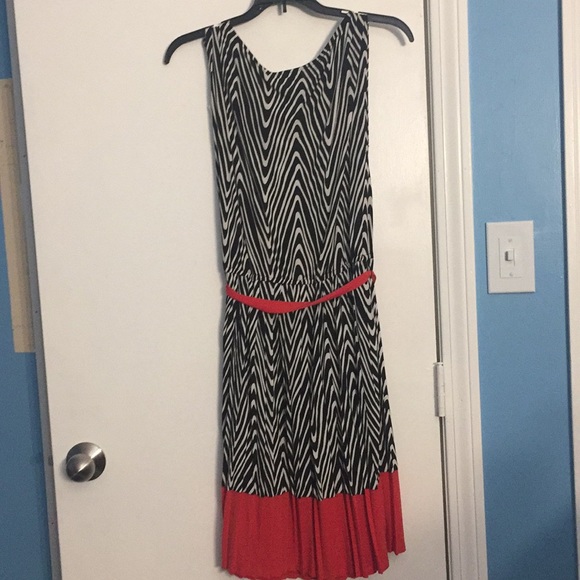 NWT Dress - Picture 4 of 5